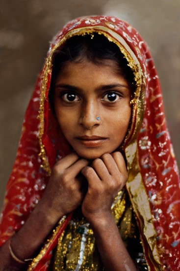 Nomad girl; Jaipur, Rajasthan; Â© Steve McCurry; L174.1.20