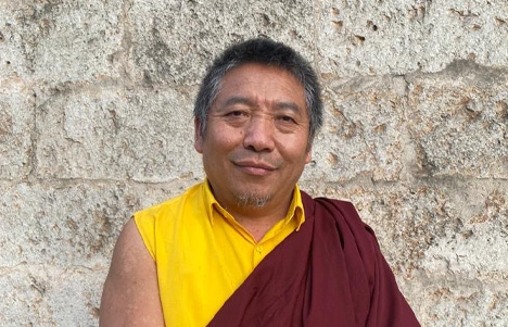 Headshot of Lama Pasang Gurung