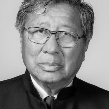 Samphe Lhalungpa headshot