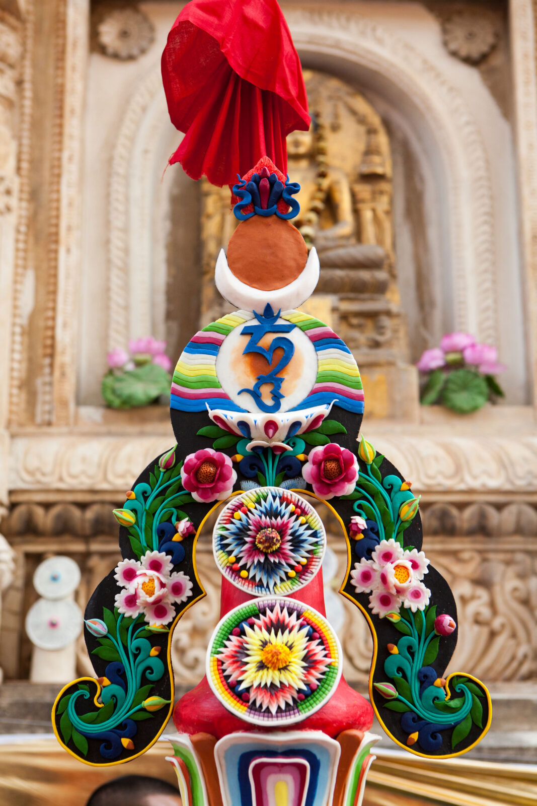 a lhator with a black gotrom placard on top