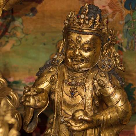 Take Refuge in the Tibetan Buddhist Shrine Room 